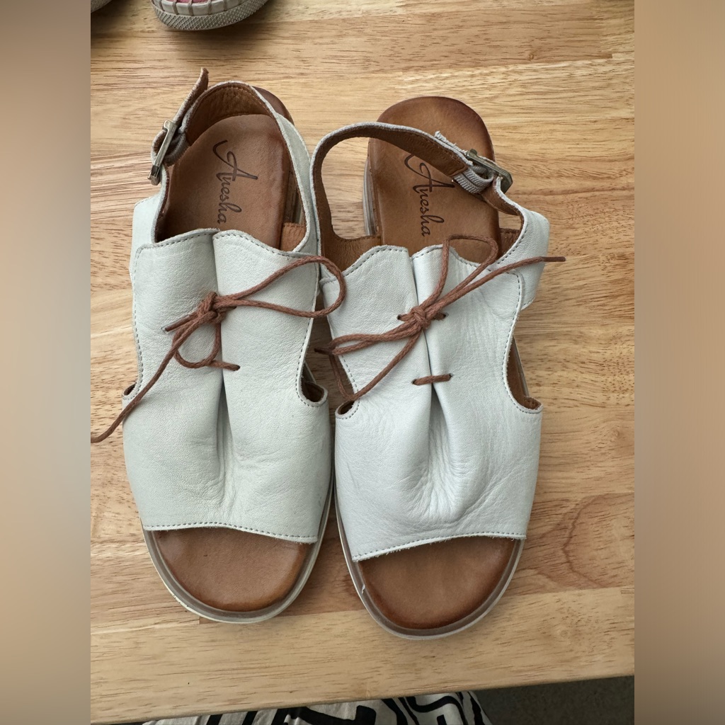 Anesha Julia Sandals